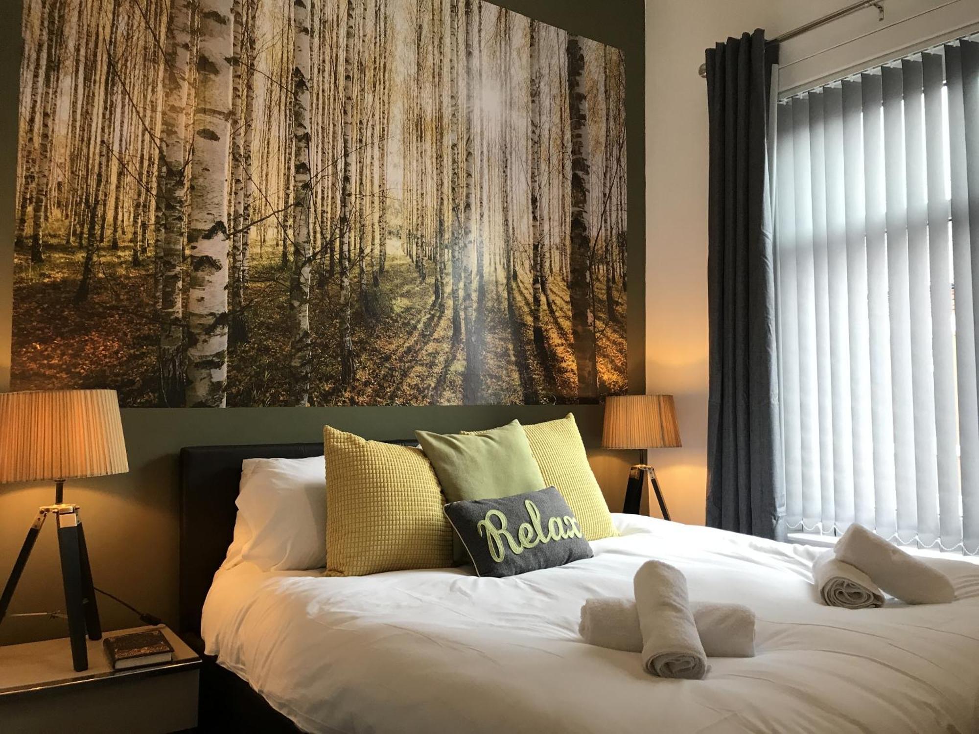 Bright Spacious 3-Bed With Office & Patio, Preston เพรสตัน ภายนอก รูปภาพ