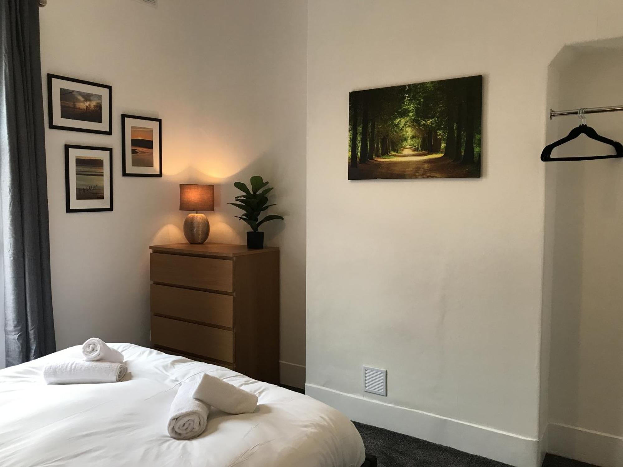 Bright Spacious 3-Bed With Office & Patio, Preston เพรสตัน ภายนอก รูปภาพ
