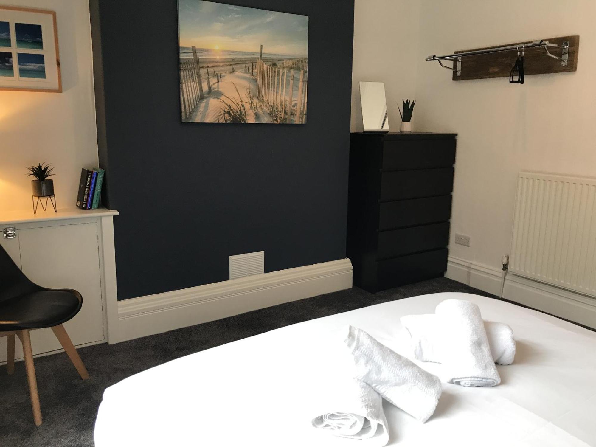 Bright Spacious 3-Bed With Office & Patio, Preston เพรสตัน ภายนอก รูปภาพ