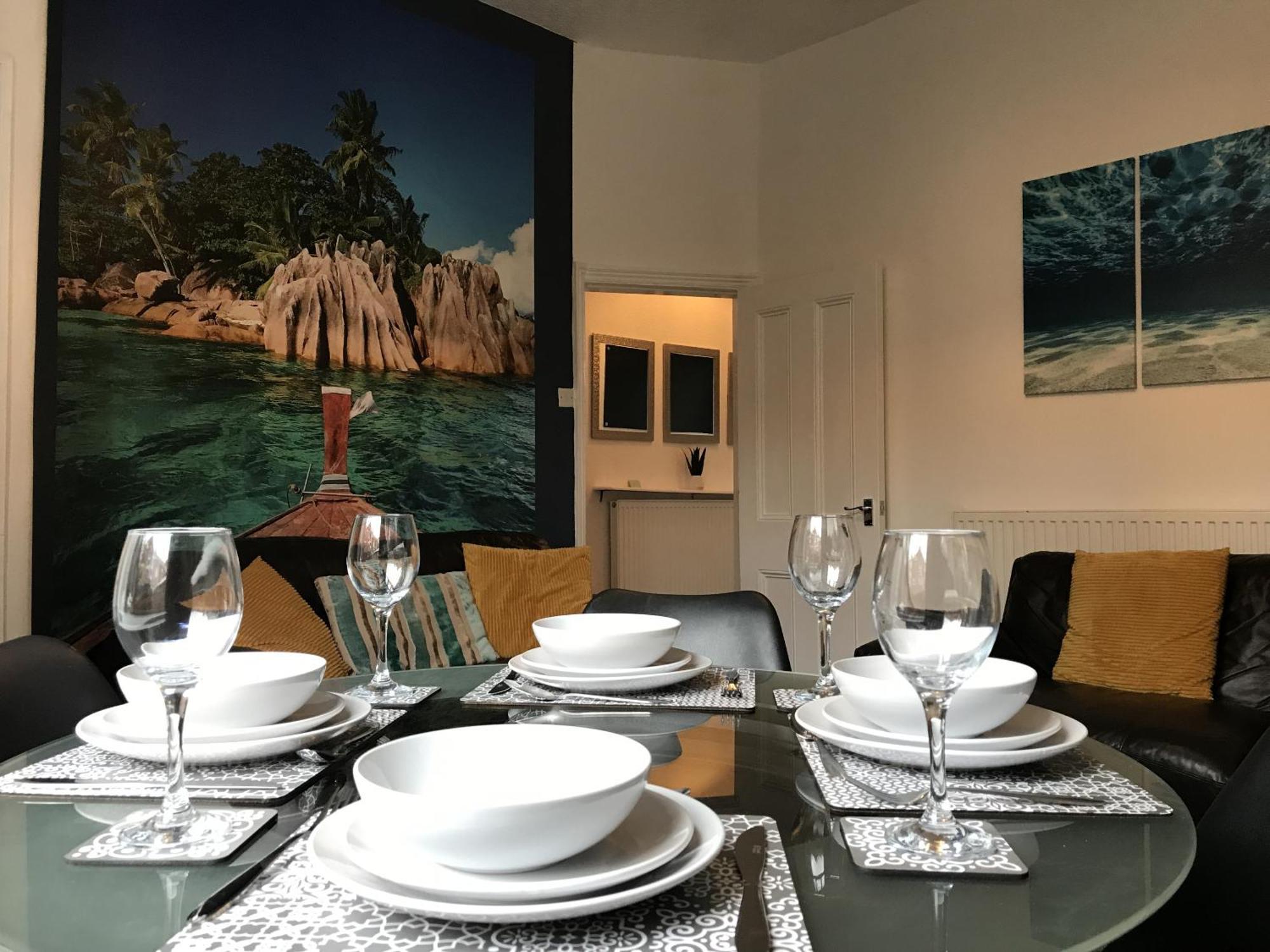 Bright Spacious 3-Bed With Office & Patio, Preston เพรสตัน ภายนอก รูปภาพ